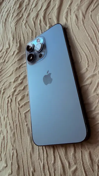 iPhone 13 PRO con pantalla bloqueada en venta - miniatura 3