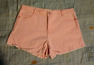Shorts de mezclilla rosados para niña - miniatura 1