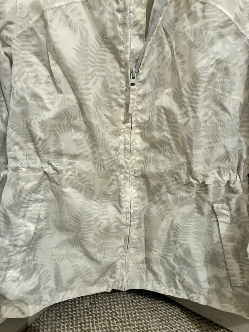 Chaqueta impermeable con capucha para mujer - 2