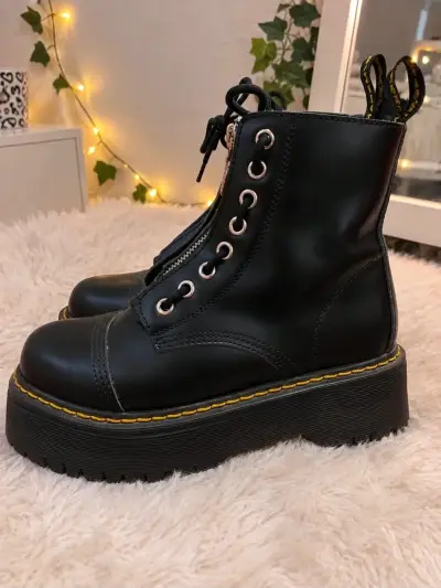 Botas negras de cuero con plataforma y cierre - miniatura 2