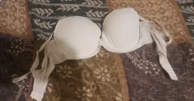 Sostén blanco con soporte y tirantes ajustables - miniatura 1