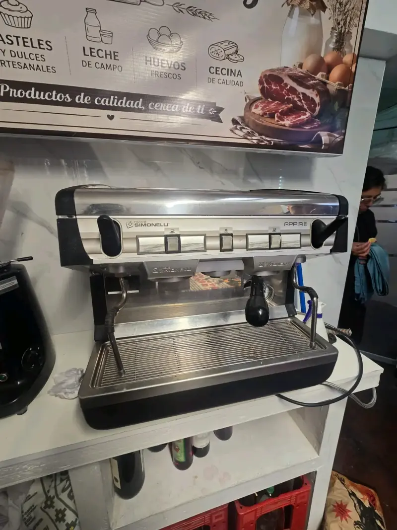 Máquina de Café Espresso Nuova Simonelli Appia II - 1
