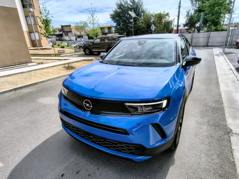 Auto Opel Mokka Azul en Buen Estado
