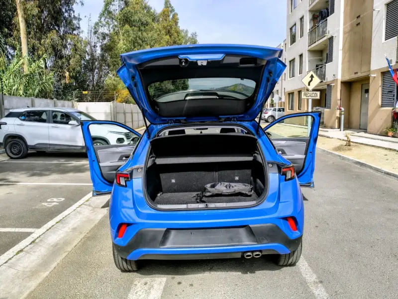 Auto Opel Mokka Azul en Buen Estado - 2