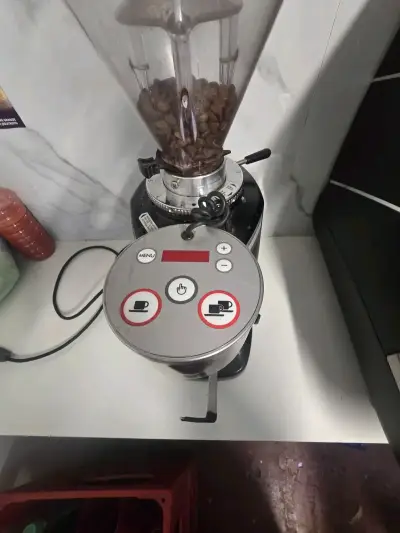 Molino de café eléctrico profesional - miniatura 2