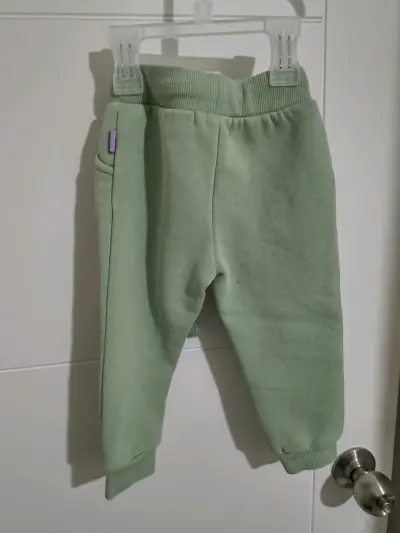 Pantalones de bebé en algodón verde y gris - miniatura 1