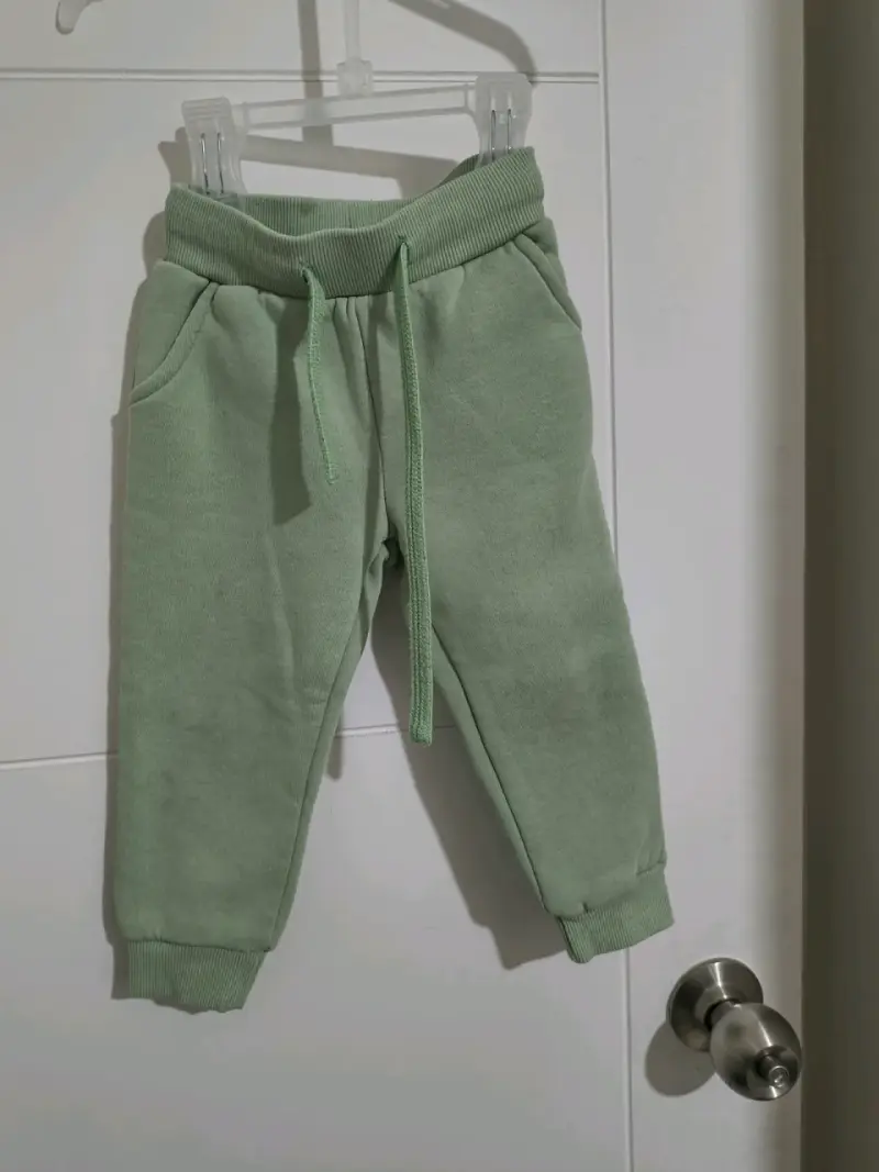 Pantalones de bebé en algodón verde y gris - 2