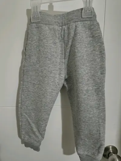 Pantalones de bebé en algodón verde y gris - miniatura 4