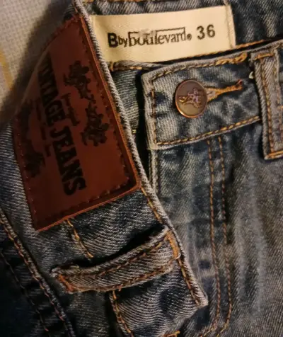 Shorts de mezclilla con encaje By Boulevard - miniatura 3