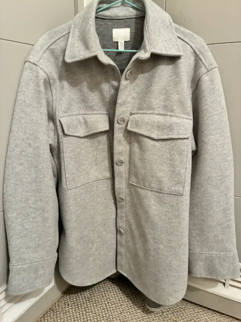 Chaqueta de lana gris H&M para mujer