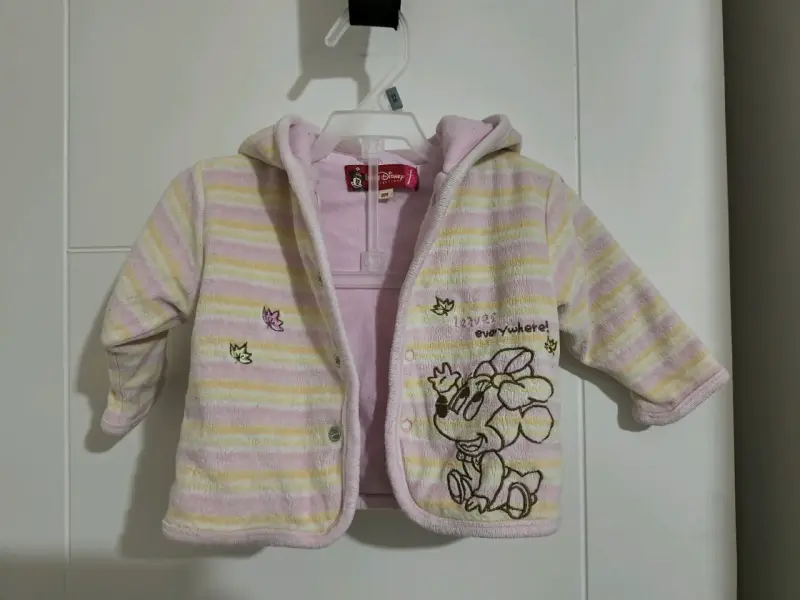 Chaqueta de bebé Disney con capucha y rayas - 1