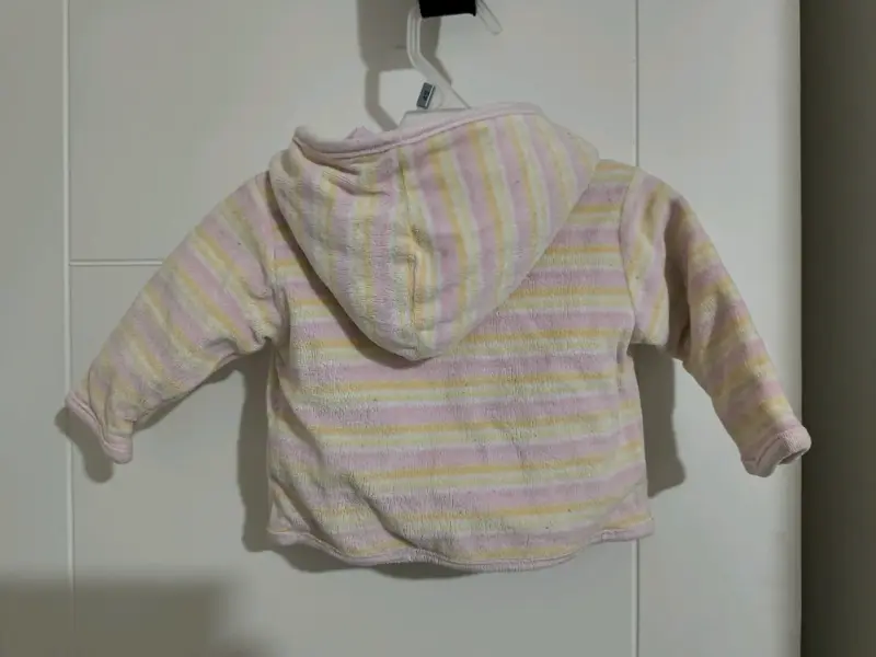 Chaqueta de bebé Disney con capucha y rayas - 2