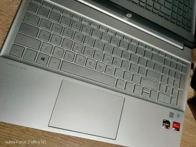 Laptop HP Pavilion 15-eh006la - miniatura 3