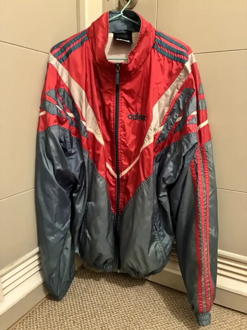 Chaqueta deportiva vintage Adidas roja y gris