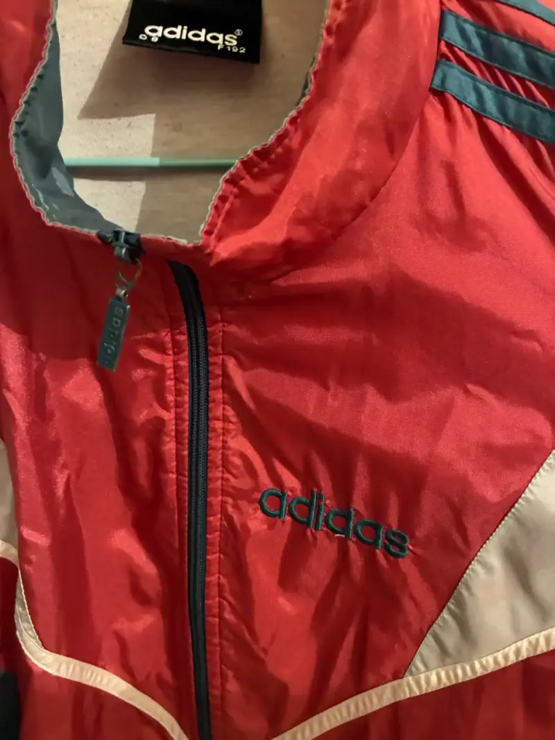 Chaqueta deportiva vintage Adidas roja y gris - 2
