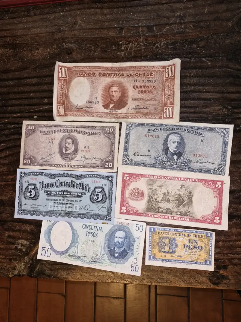 Billetes antiguos de Chile colección variada