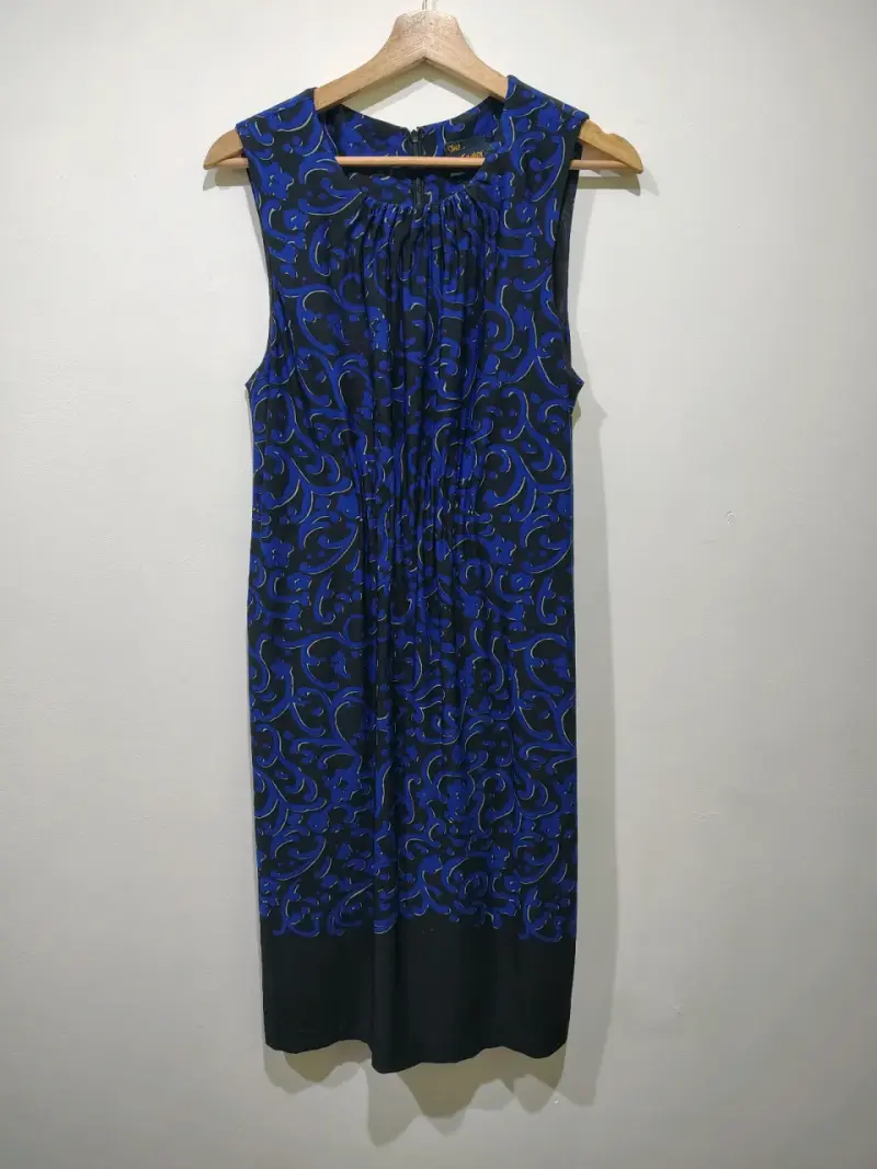 Vestido sin mangas azul con estampado Just Taylor - 4