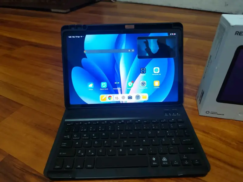 Tablet Xiaomi Redmi Pad 2 con teclado y funda - 1