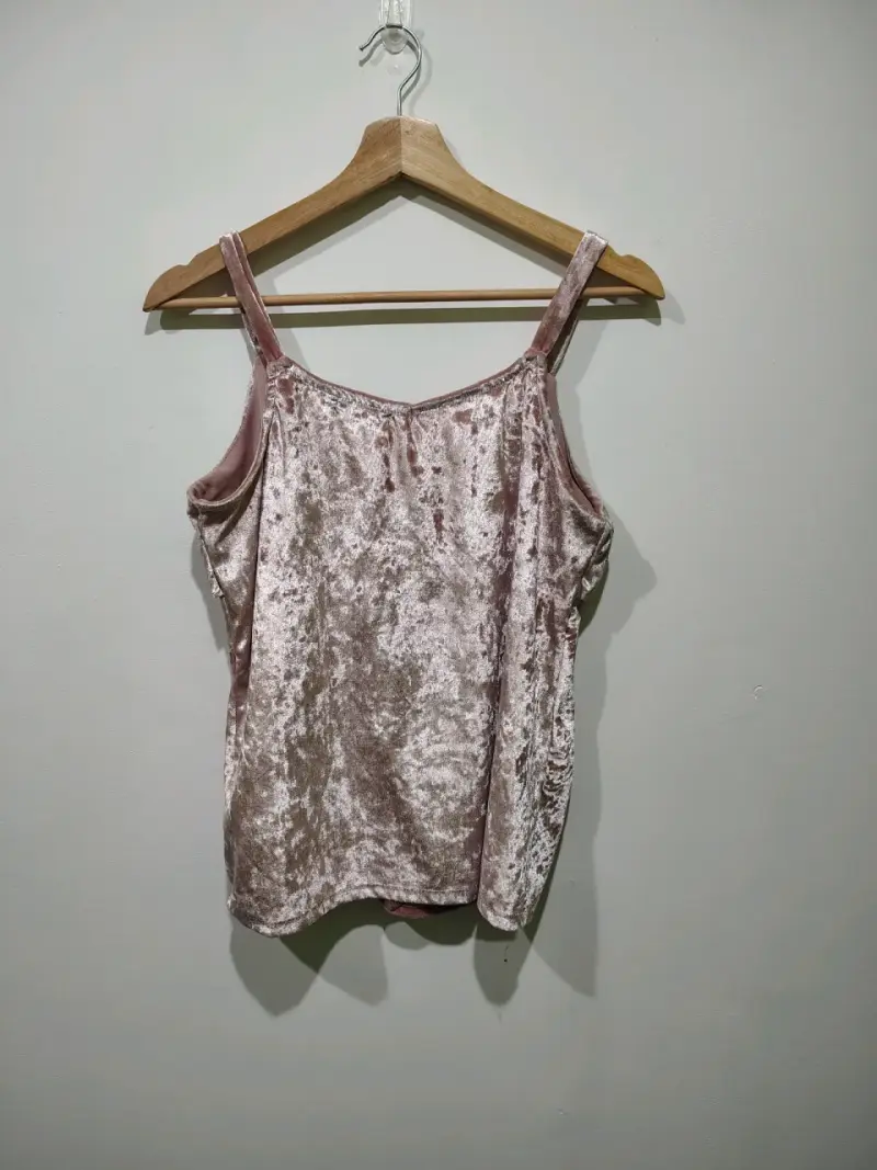 Blusa de terciopelo rosa con volantes - 2