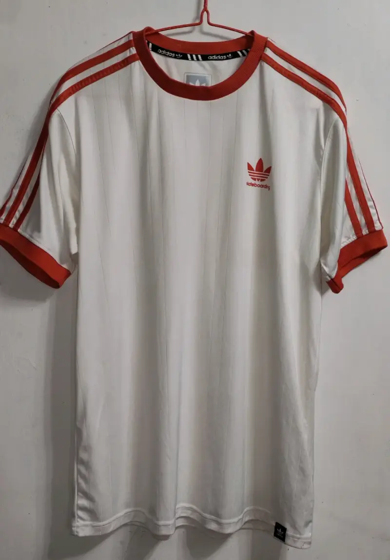 Polera Adidas Skateboarding Talla M DISEÑO UNICO. - 1