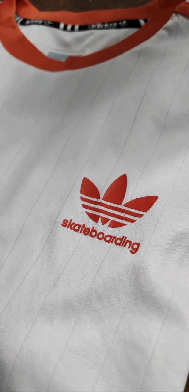 Polera Adidas Skateboarding Talla M DISEÑO UNICO. - 3