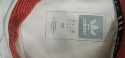 Polera Adidas Skateboarding Talla M  DISEÑO UNICO. - miniatura 5