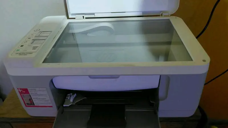 Impresora multifuncional HP Deskjet F2050 usada - 1
