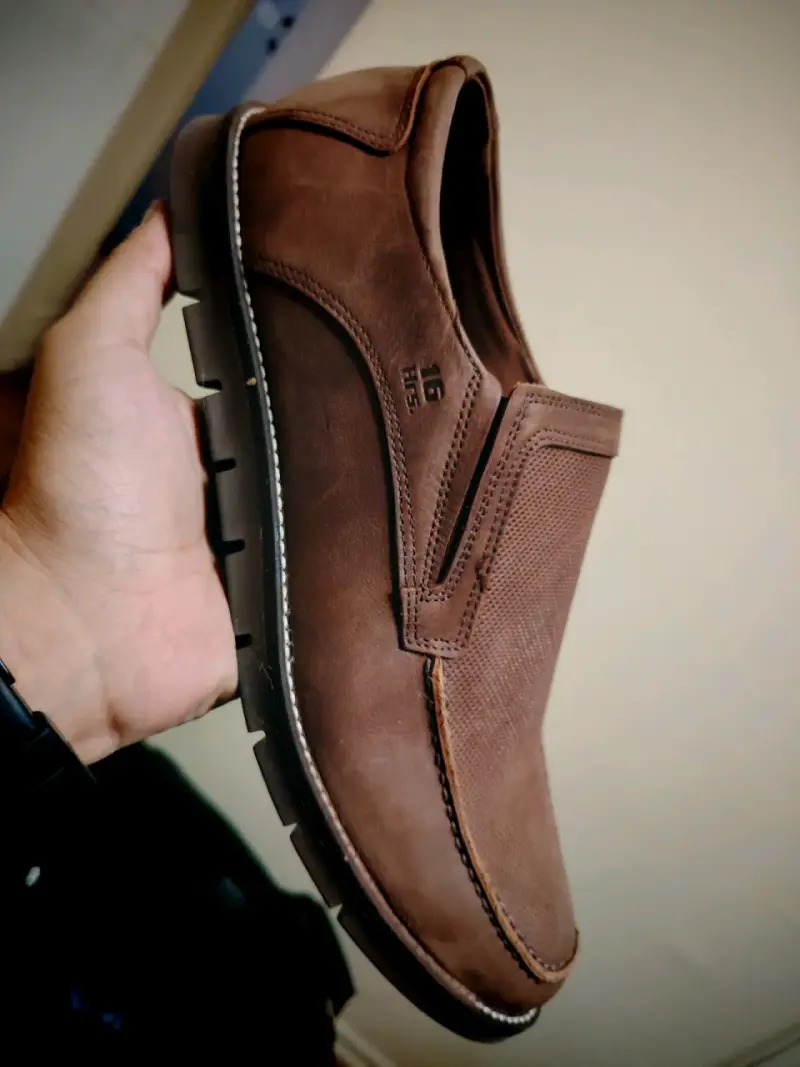 Zapatos casuales de cuero marrón 16 Hrs - 3