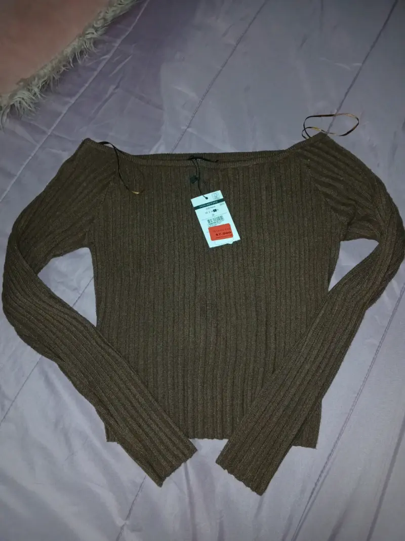 Suéter de punto marrón para mujer