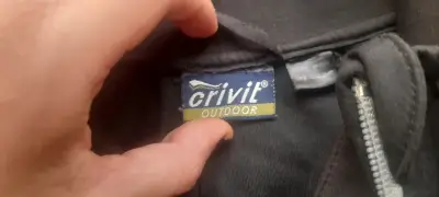 Chaqueta negra Crivit Outdoor con cierre completo - miniatura 3