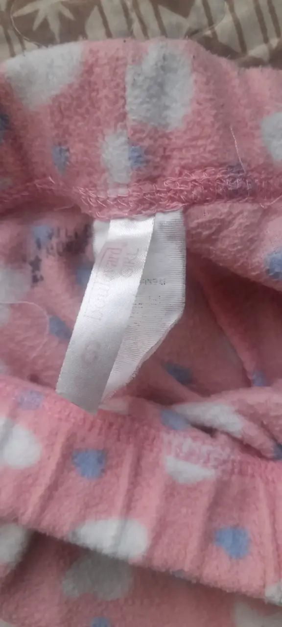 Pantalones de polar rosados con corazones para niña - 2