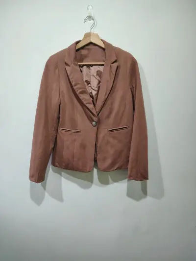 Blazer marrón para mujer en buen estado - miniatura 3