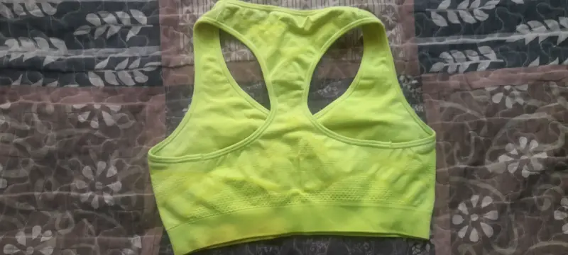 Top deportivo amarillo para mujer - 2