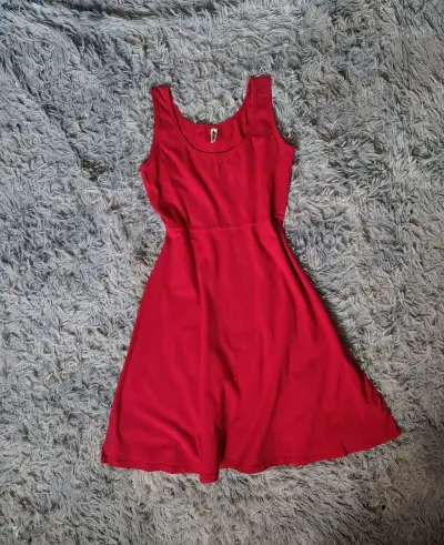 Vestido rojo sin mangas para mujer - miniatura 2
