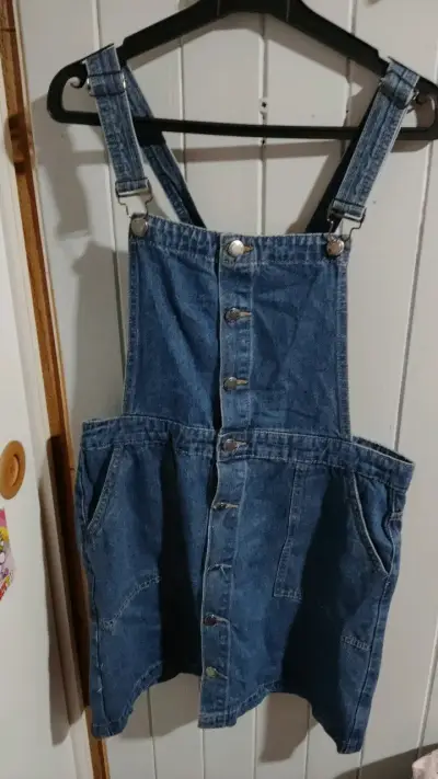Jumper de mezclilla con tirantes ajustables - miniatura 1