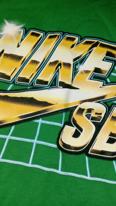 Polera verde Nike SB con diseño gráfico - miniatura 2