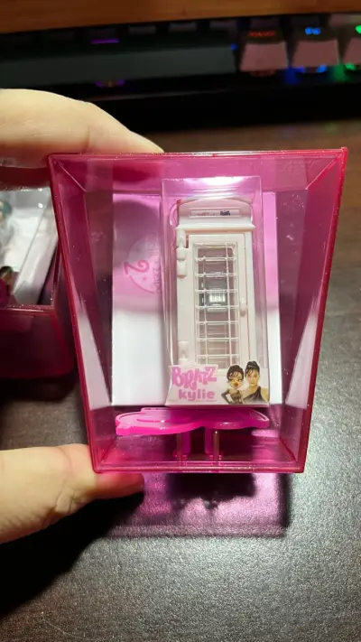 Muñeca Bratz Kylie Jenner Edición Especial - miniatura 2