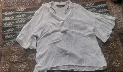 Blusa blanca de mujer Zara talla M - miniatura 1