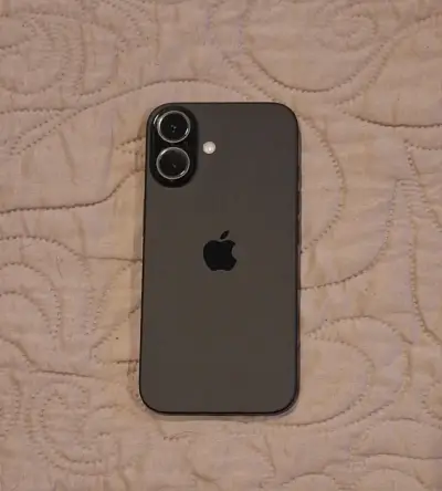 IPhone 16 en buen estado con doble cámara - miniatura 1