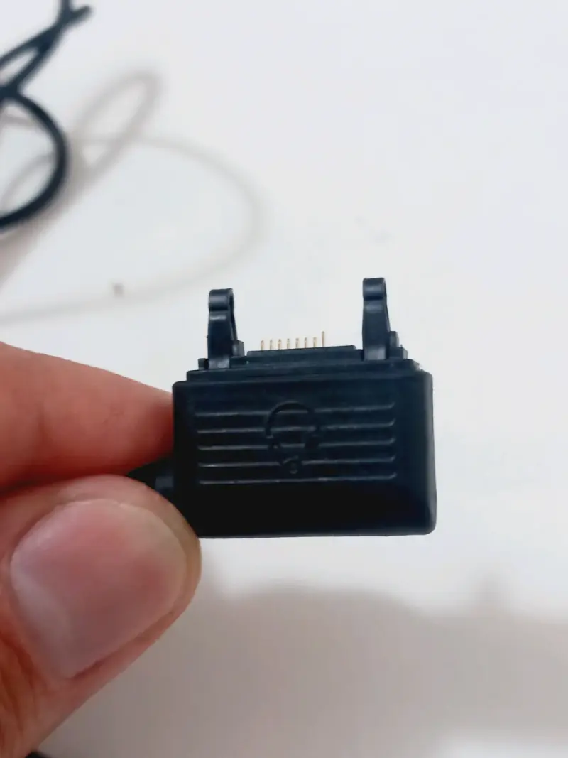 Auriculares Sony Ericsson HPM-62 con cable USB - 3