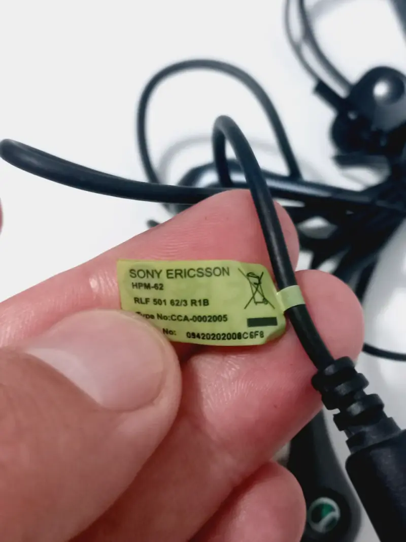 Auriculares Sony Ericsson HPM-62 con cable USB - 4