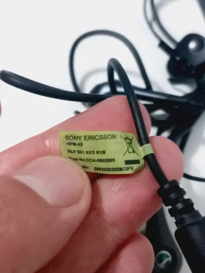 Auriculares Sony Ericsson HPM-62 con cable USB - miniatura 4