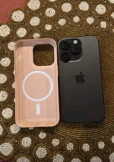Iphone 14 pro negro con cable y carcasa incluido - miniatura 1
