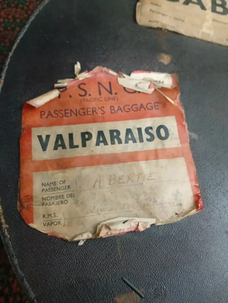 Maleta años 30 de viaje - 6