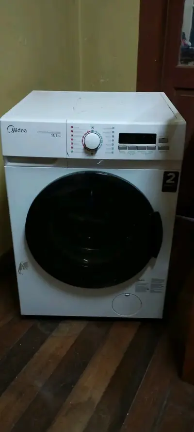 Lavadora secadora Midea 11/8 kg en buen estado - miniatura 1