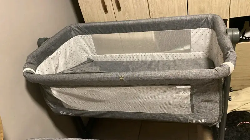 Cuna colecho gris para bebé en buen estado - 2