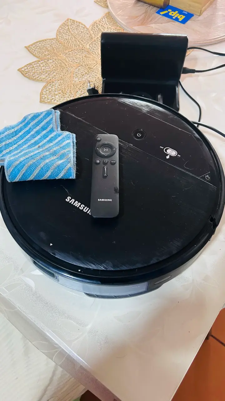 Aspiradora robot Samsung con control remoto - 3