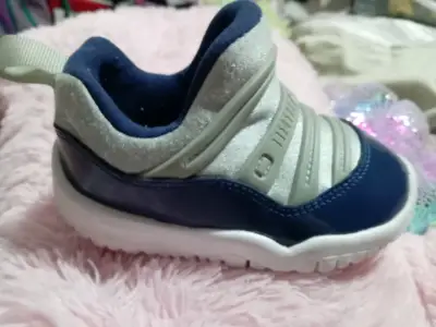 Zapatillas Jordan 11 Retro para bebé azul y gris - miniatura 3