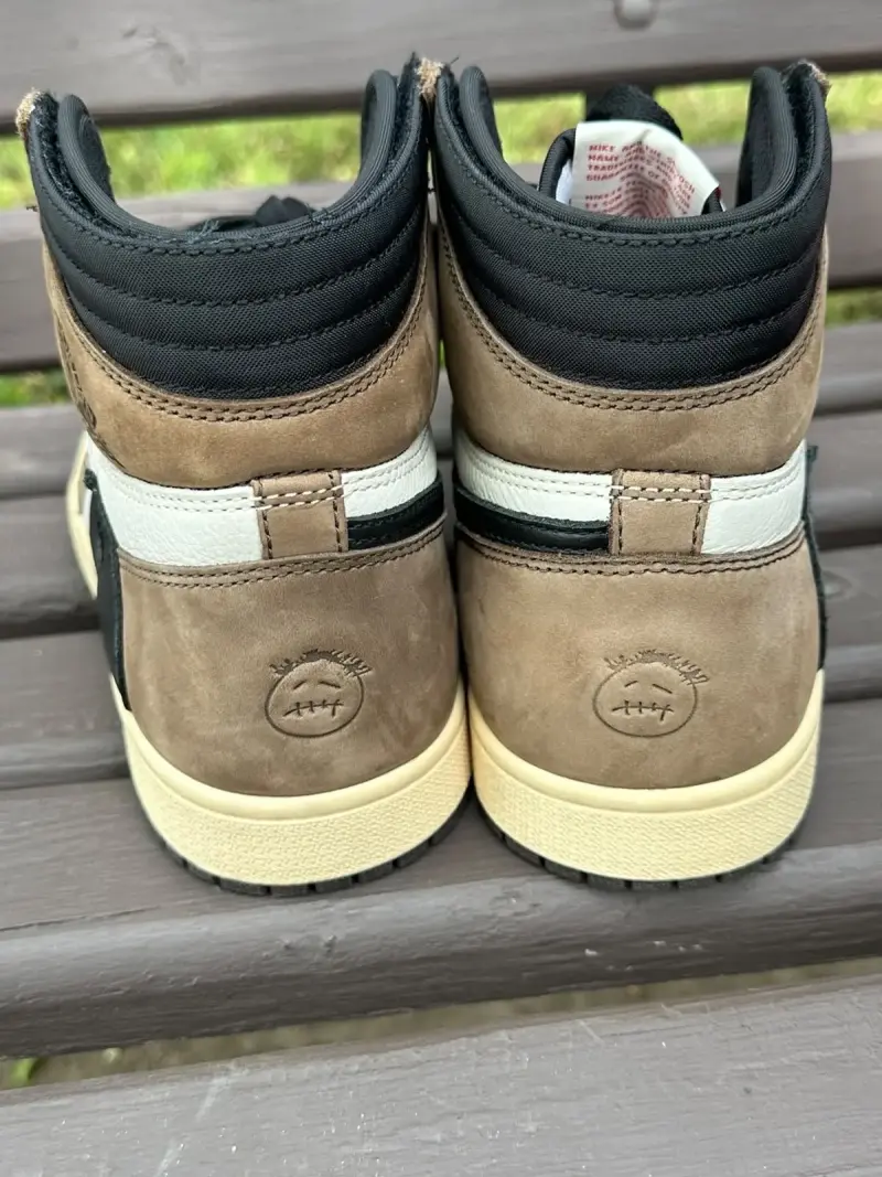 Zapatillas Air Jordan 1 Travis Scott - 2