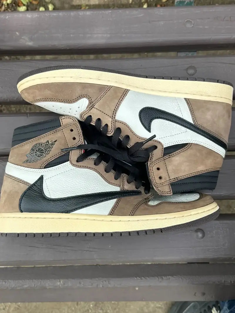 Zapatillas Air Jordan 1 Travis Scott - 3